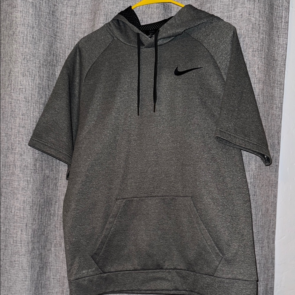 Nike Men's Gray Short Sleeve Hoodie